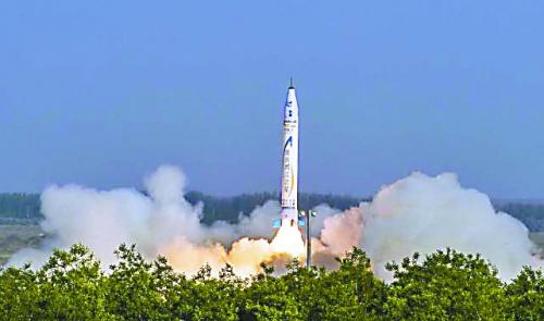 中国首枚民营自研商业火箭发射成功