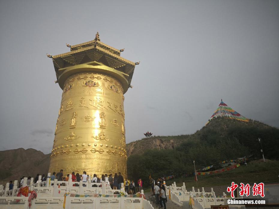 金箔に覆われた世界最大のマニ車 高さ25M、重さ170トン_中国網_日本語