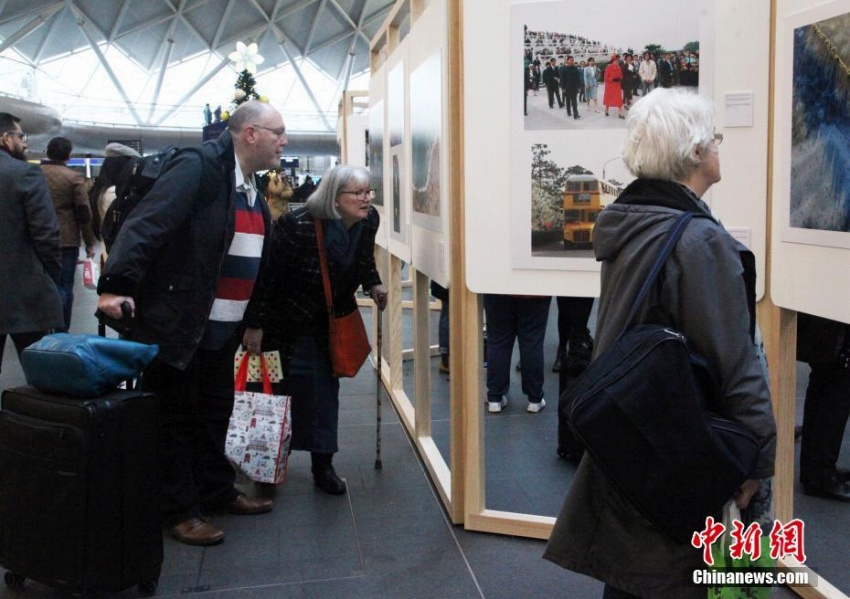 英国ロンドンで「中国改革開放40周年」パネル展