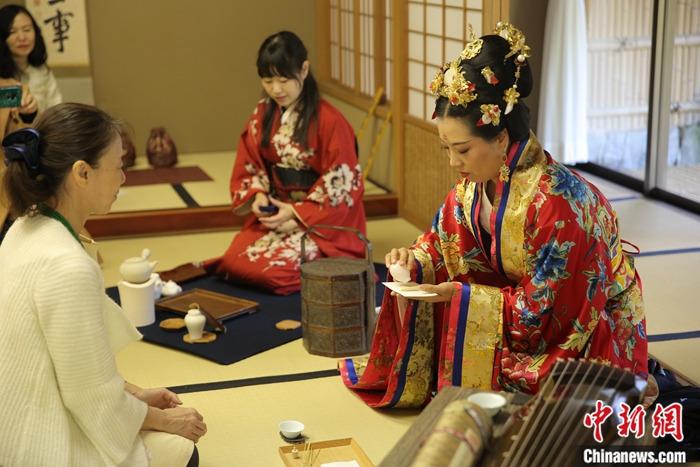 中日民间举行传统文化礼仪交流活动