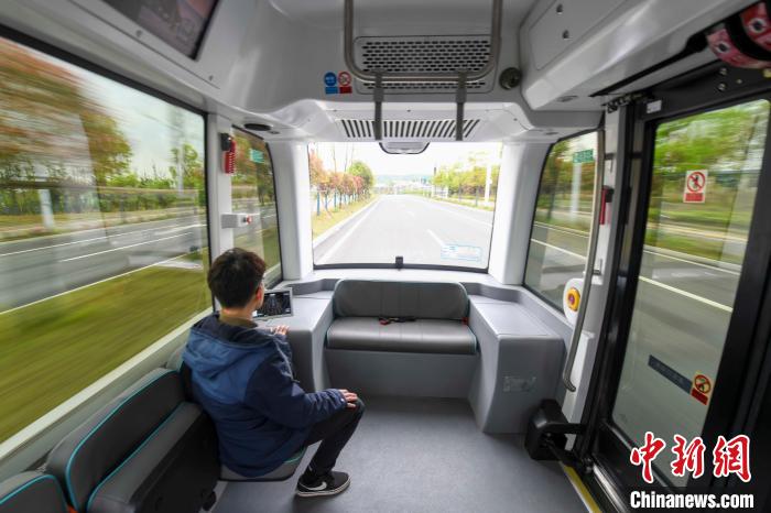 量産型L4級自動運転バスが長沙に登場　湖南省
