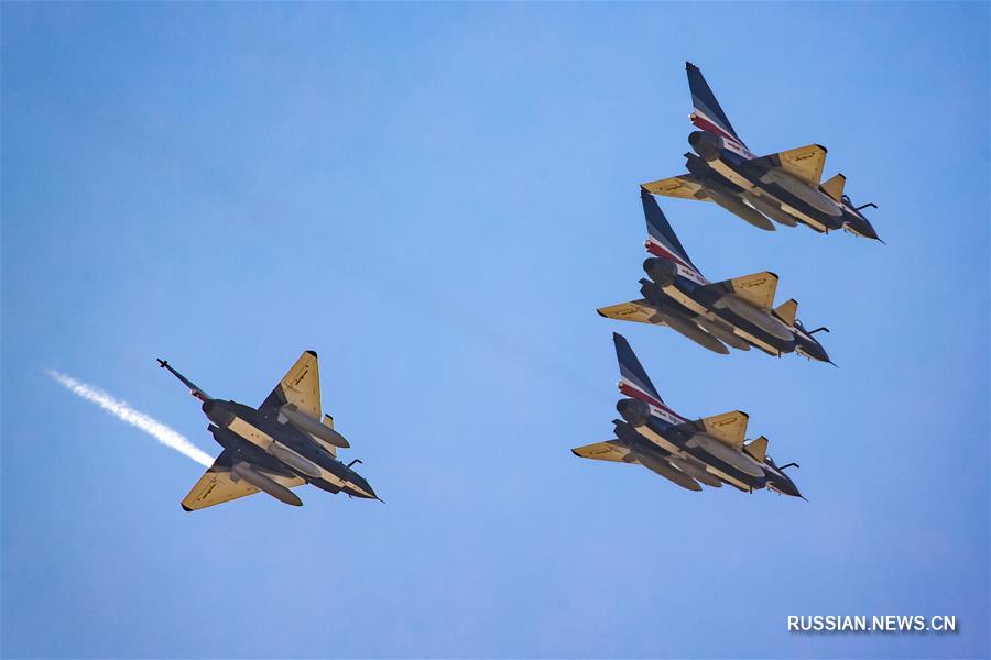 Пилотажная группа ВВС НОАК "Баи" отправилась в ОАЭ и Пакистан с демонстрационными полетами