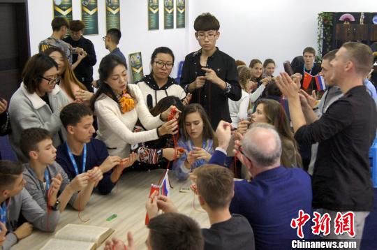Взаимные визиты молодежи Китая и России: установление дружеских контактов с помощью культуры стимулирует обмены