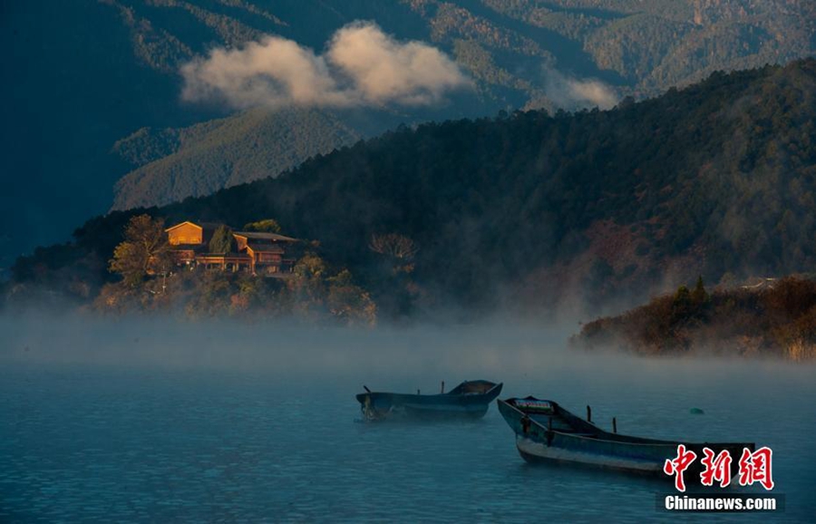 Райское озеро Лугуху на границе провинций Сычуань и Юньнань