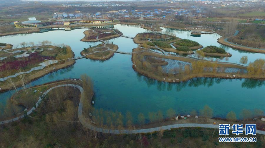 Зимняя красота парка водно-болотных угодий Цихэ