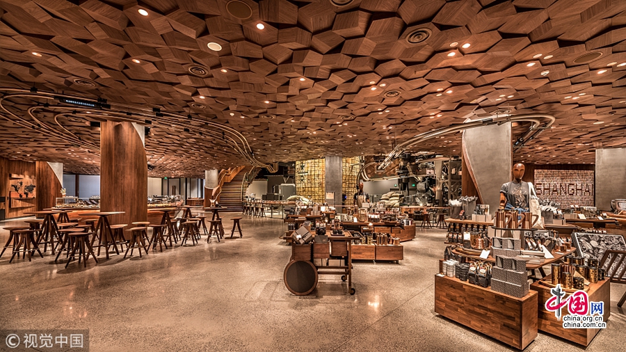 В Шанхае открылась самая большая в мире кофейня сети «Старбакс»
