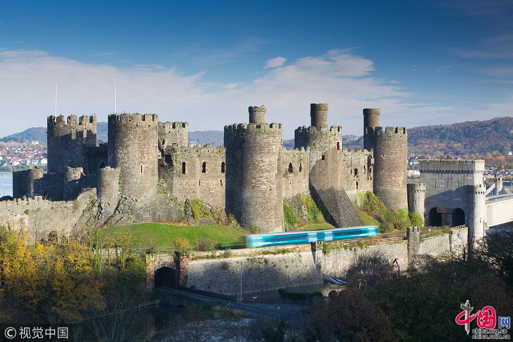Топ-15 самых прекрасных древних замков в мире