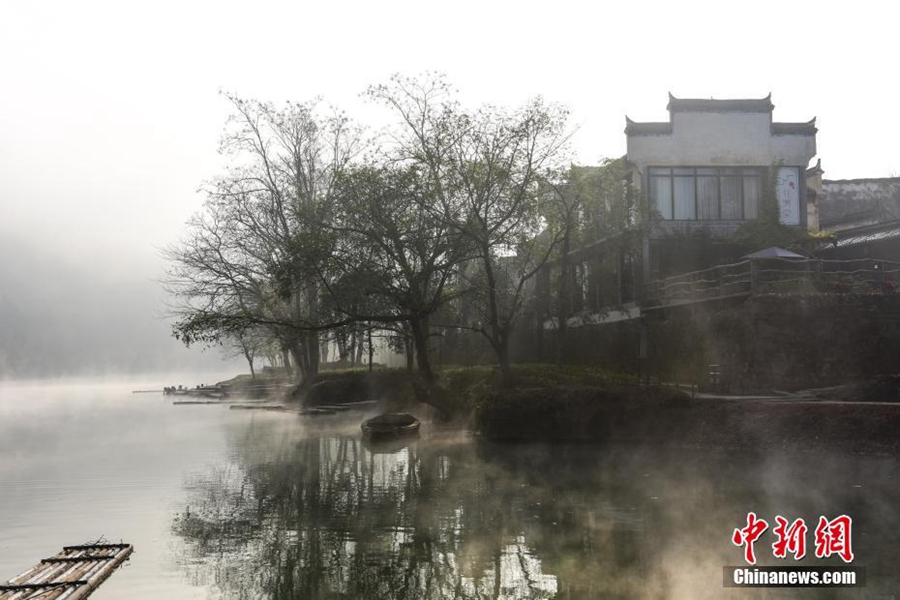 Самая красивая деревня в Китае Уюань в зимнем тумане