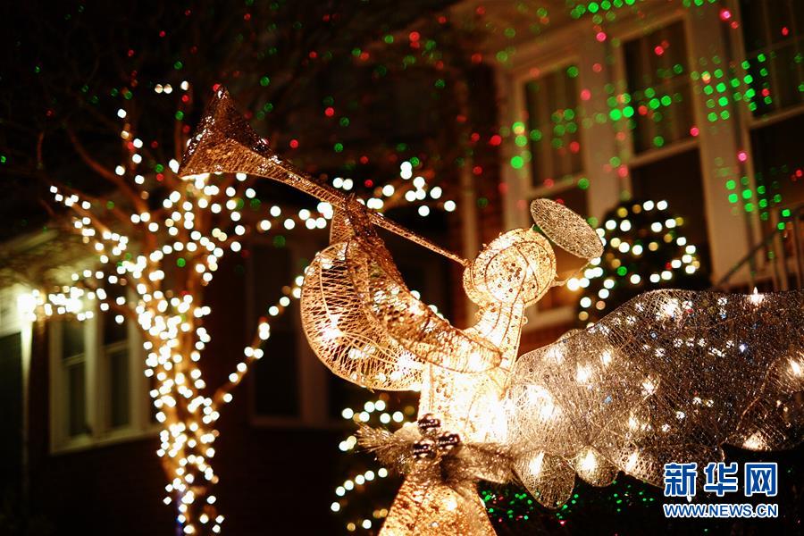 В Бруклине Нью-Йорка торжественно встречают Рождество
