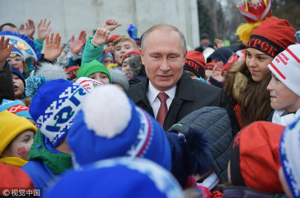 В.Путин отметил Рождество на кремлевской елке вместе с детьми
