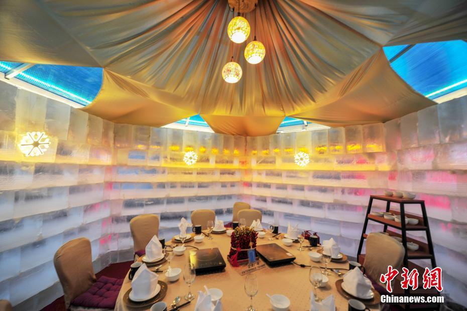 В Шэньяне открылся ледовый ресторан китайского самовара «Хого»