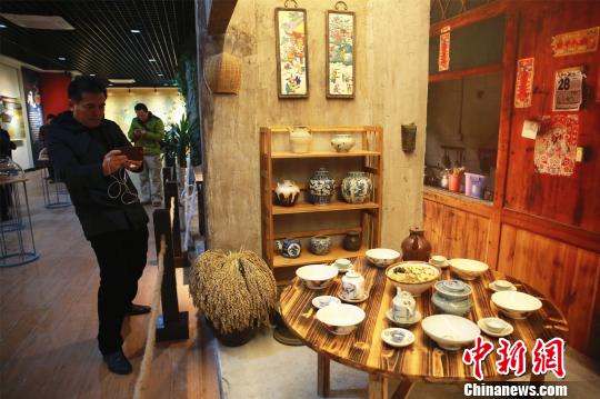 В городе Лючжоу открылась выставка «Суп-лапша с улитками»