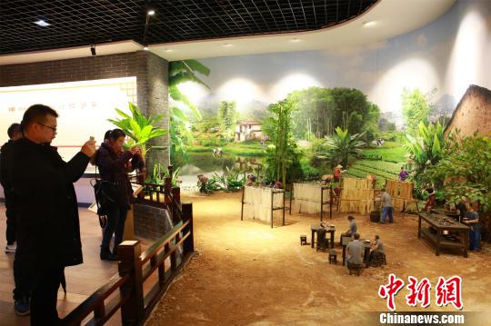 В городе Лючжоу открылась выставка «Суп-лапша с улитками»