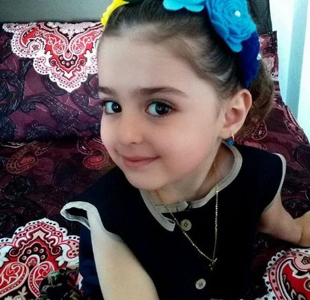Очаровательные фото 8-летней красивой иранки