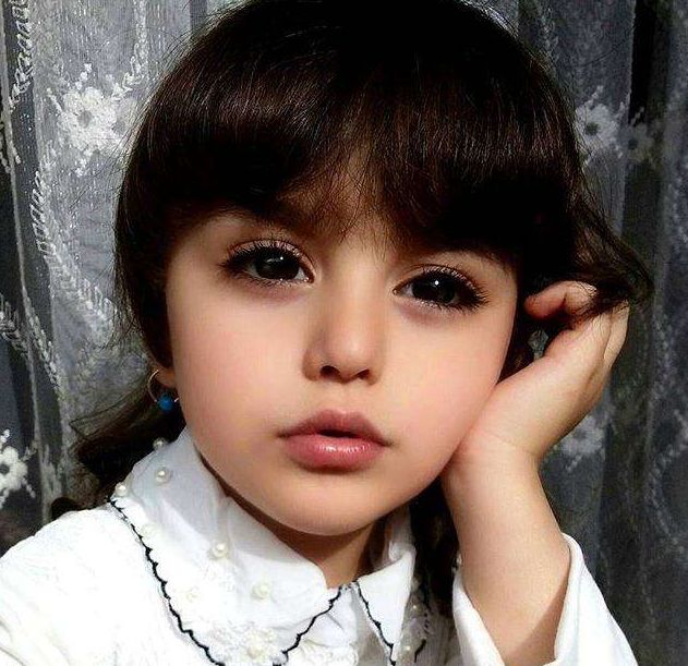 Очаровательные фото 8-летней красивой иранки