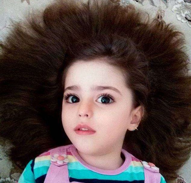 Очаровательные фото 8-летней красивой иранки