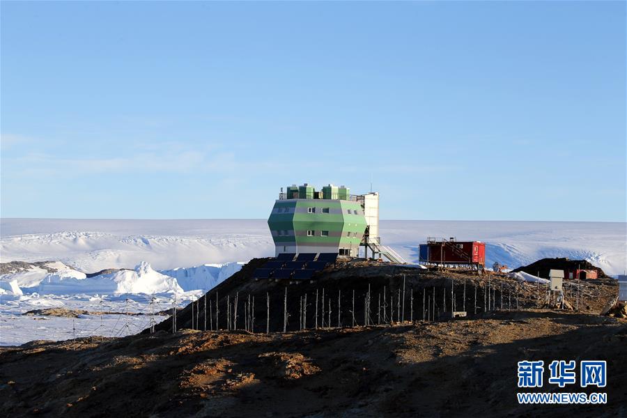 На станции «Чжуншань» на Южном полюсе тает снег