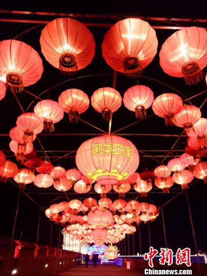 Тайюань: карнавал красочных фонарей, посвященный Празднику весны