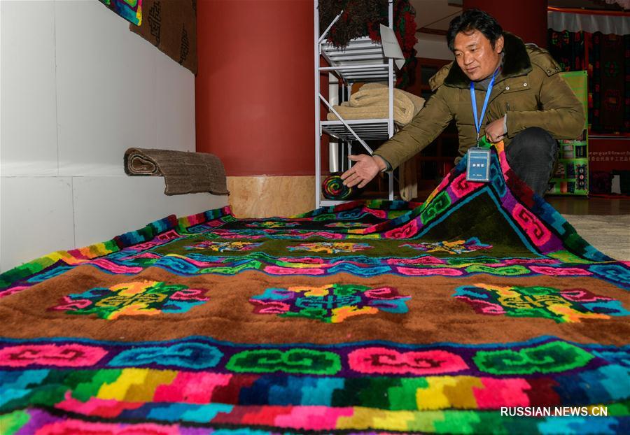 В Лхасе закрылась 2-я Ярмарка тибетских ковров