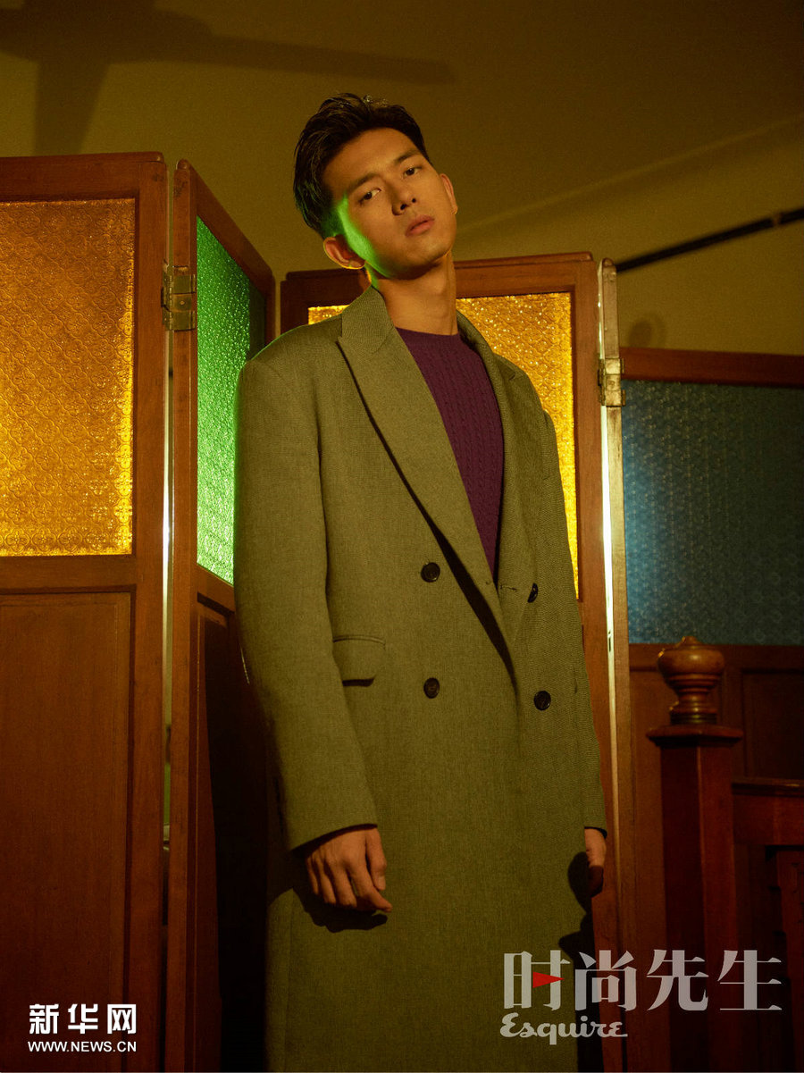 Актер Ли Сянь в модной фотосессии