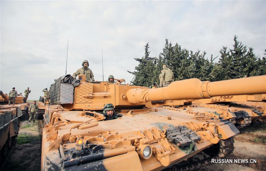 Турецкие войска в воскресенье в первой половине дня пересекли границу с Сирией и начали военную операцию в городе Африн на севере страны, объявил накануне премьер-министр Турции Бинали Йылдырым.