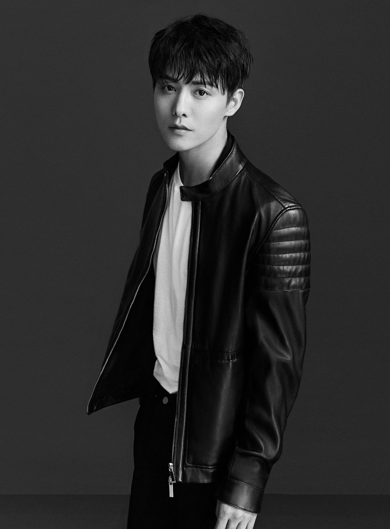 Очароваетельный актер Ма Тяньюй в черно-белых фото