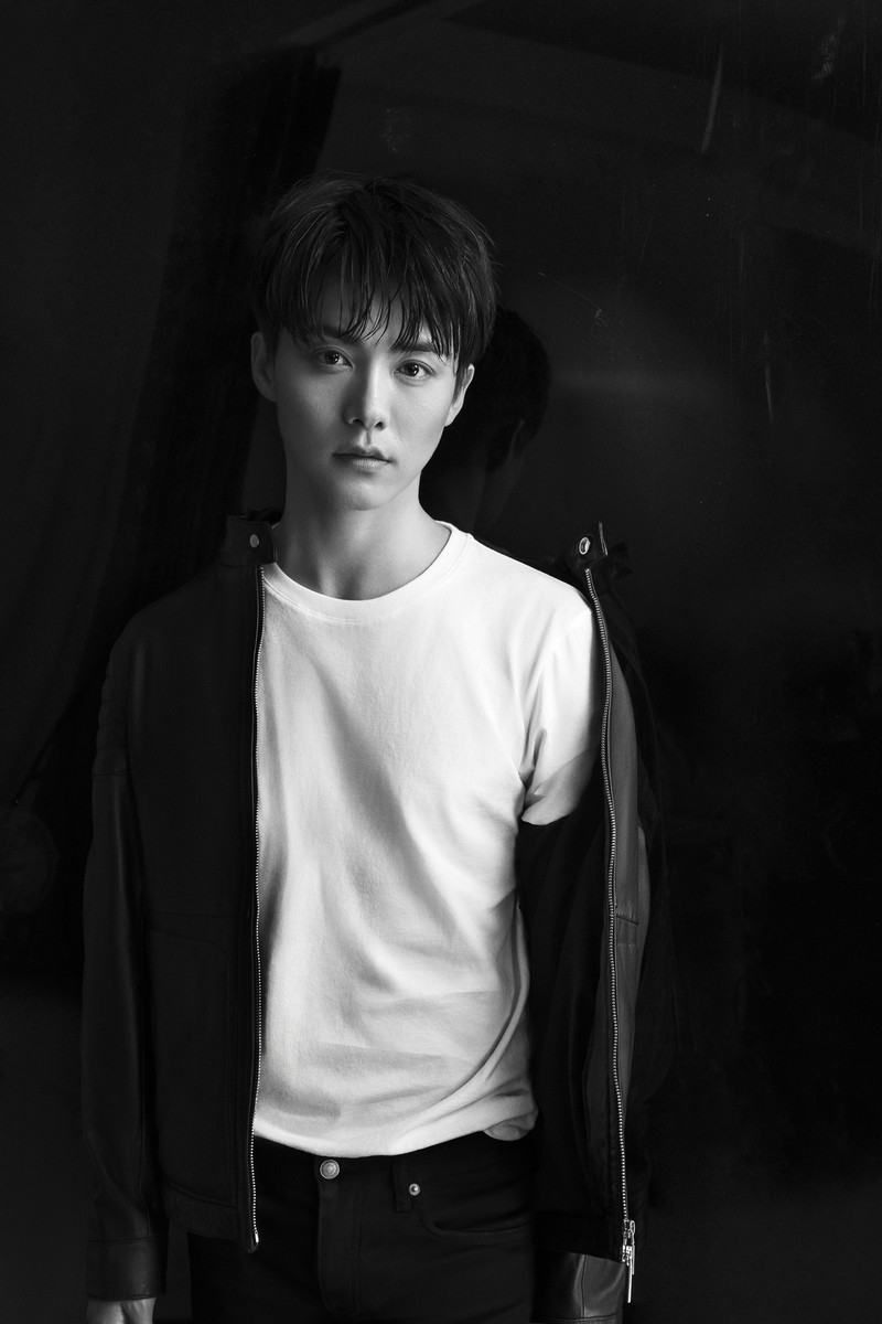 Очароваетельный актер Ма Тяньюй в черно-белых фото