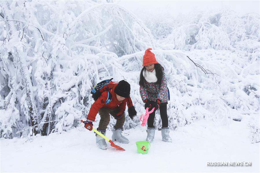 Ледово-снежная сказка в ландшафтном парке Цзиньфошань