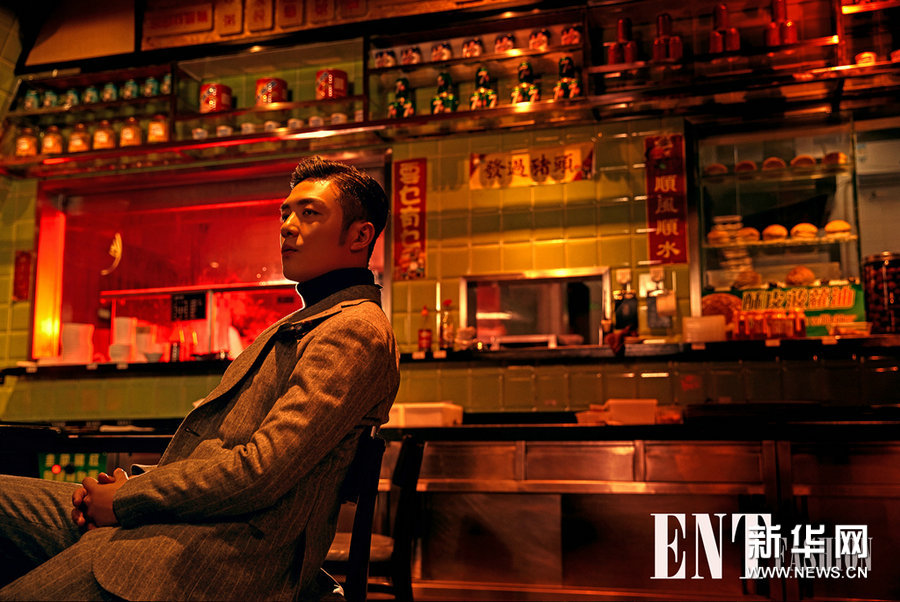 Актер Ли Цзэфэн в стиле ретро