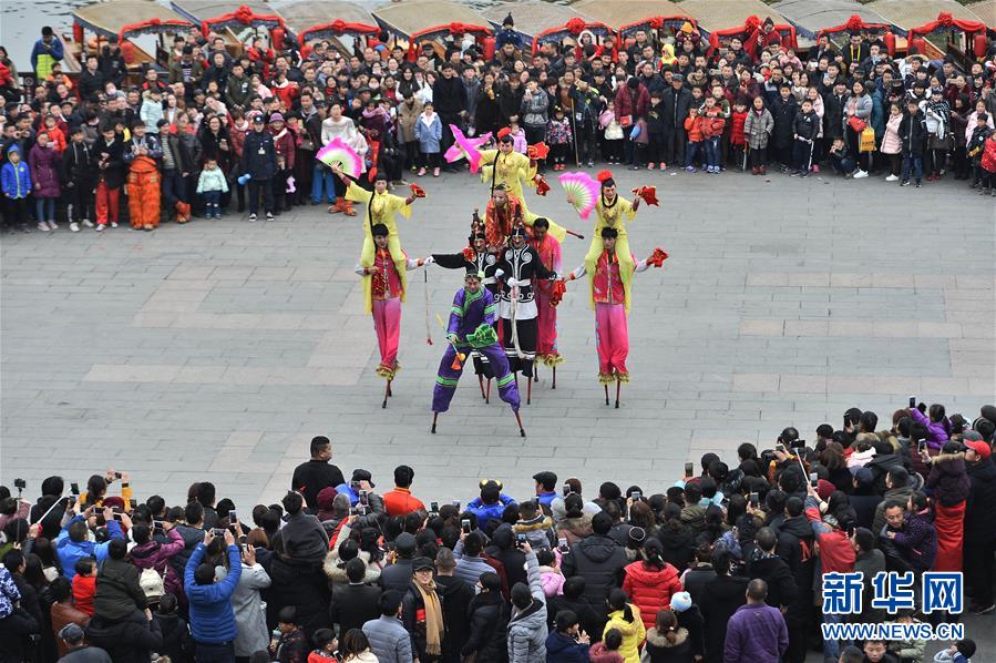 В праздничные дни туристический поток в Китае достиг 386 млн человек