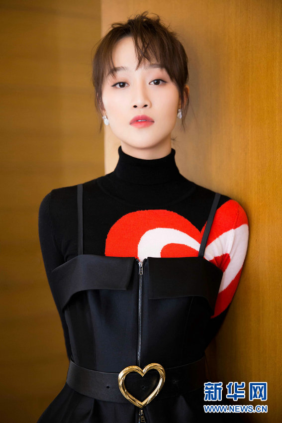 Модные фотографии актрисы Лань Инъин