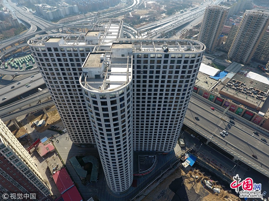 X-образный дом с 3 тысячами окон в городе Чжэнчжоу
