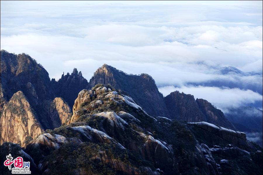 Завораживающее море облаков в горах Хуаншань