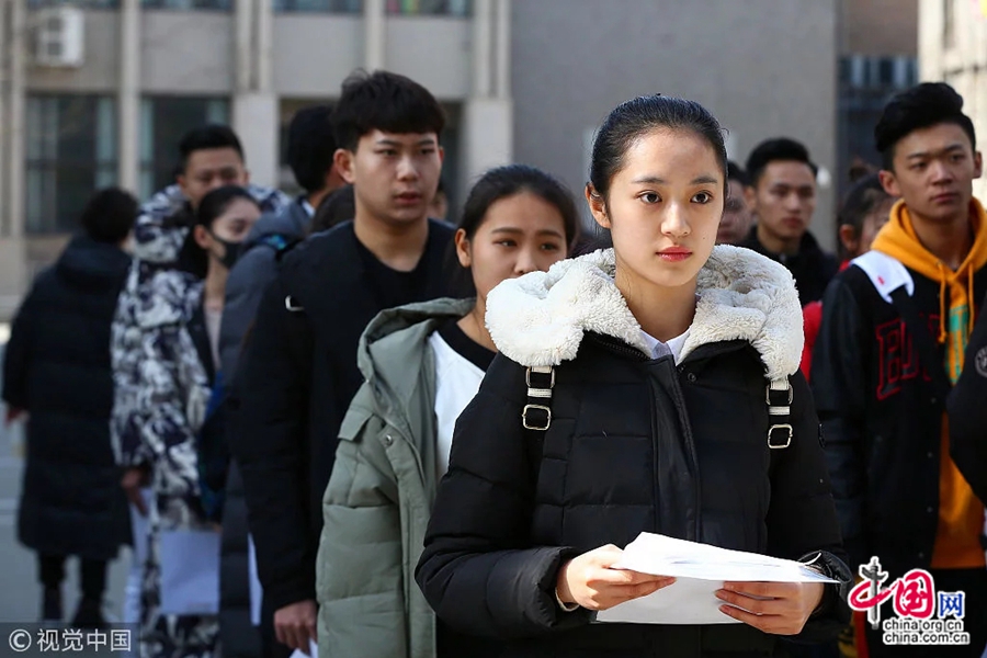 Фотоальбом: китайские выпускницы готовятся к вступительным экзаменам в Центральный театральный институт Китая