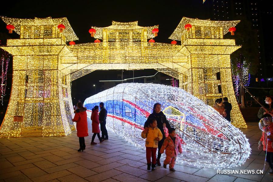 Совсем скоро Китай отметит праздник Фонарей. В эти предпраздничные дни по всей стране проходят выставки на любой вкус, на которых можно полюбоваться традиционными разноцветными фонарями и составленными из них художественными композициями. 
