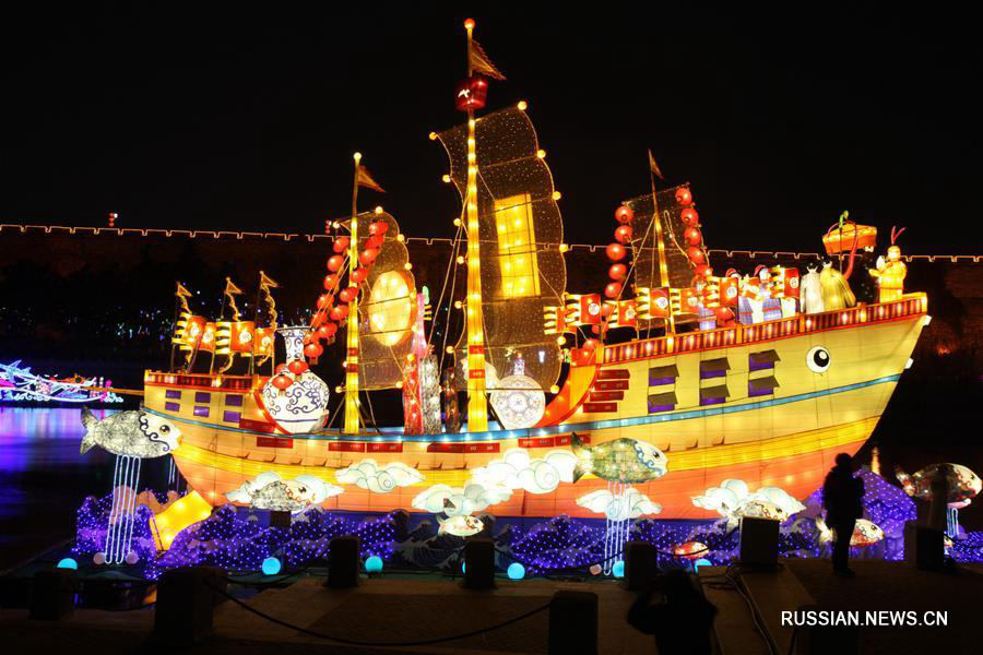 Выставки фонарей в честь праздника Юаньсяо