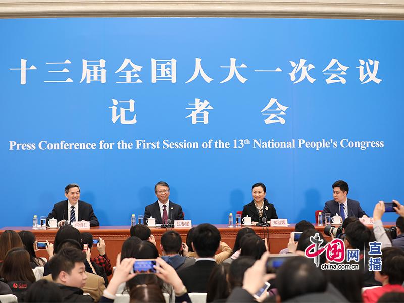 Пресс-конференция в рамках Первой сессии ВСНП 13-го созыва, посвященная проекту поправок к Конституции КНР