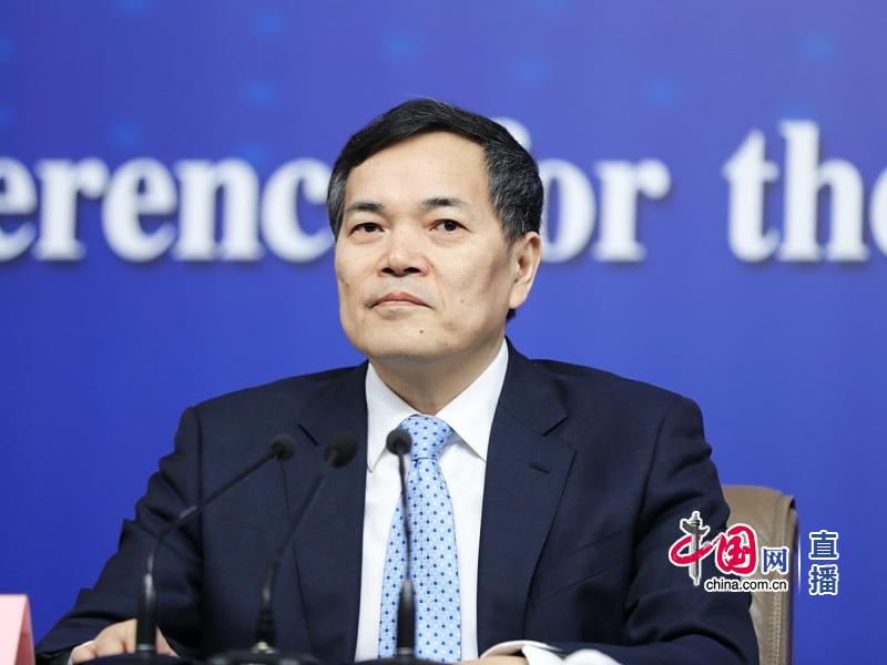 11 марта в 10:00 открылась пресс-конференция министра коммерции КНР Чжун Шань в рамках Первой сессии ВСНП 13-го созыва