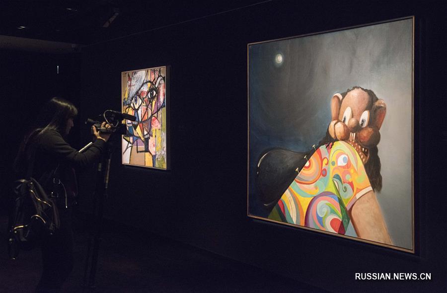 Посетители смогут увидеть 42 картины испанского художника Пабло Пикассо и американского художника Джорджа Кондо, в том числе 19 произведений Пикассо. Это мероприятие -- самая масштабная выставка работ Пикассо за всю историю Сянгана.  