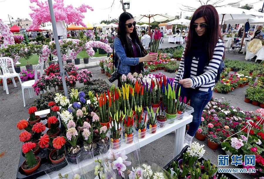 Весенний рынок цветов в Ливане