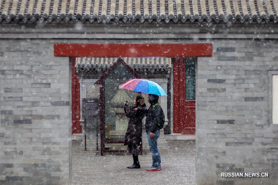 Сегодня около 09:00 в большинстве районов Пекина прошел дождь со снегом или небольшой снег. До этого в китайской столице 145 дней подряд не было эффективных осадков /больше 0,1 мм за сутки/.