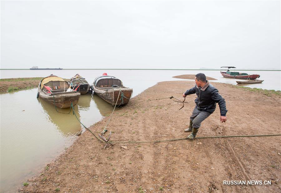 На озере Поянху стартовал весенний запрет на ловлю рыбы