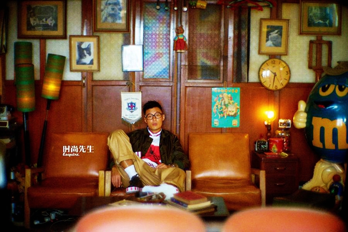 Сянганский актер Юй Вэньлэ попал на модный журнал