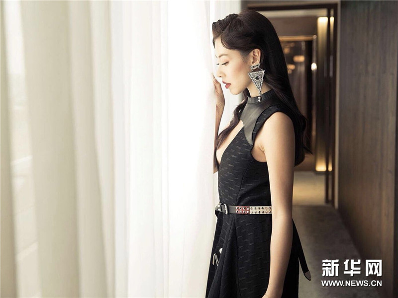 Певица Цай Шиюнь создает модный стиль