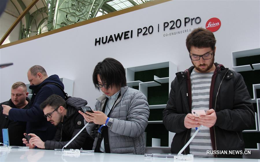 В Париже состоялась презентация смартфонов Huawei серии P20
