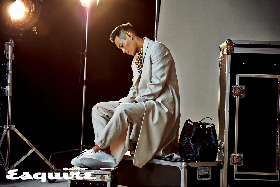 Тони Ян в новой фотосессии для модного журнала