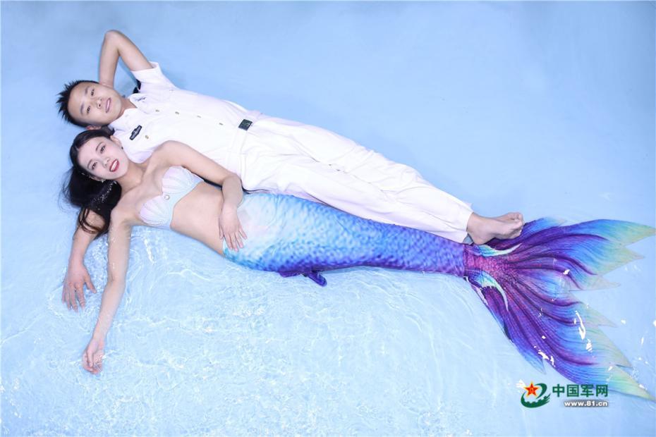 Креативные свадебные фотографии девушки с мужем военным