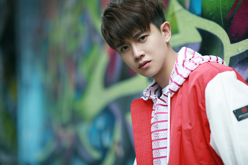 Уличные фото: очаровательный актер Жэнь Цзялунь в г. Мельбурн