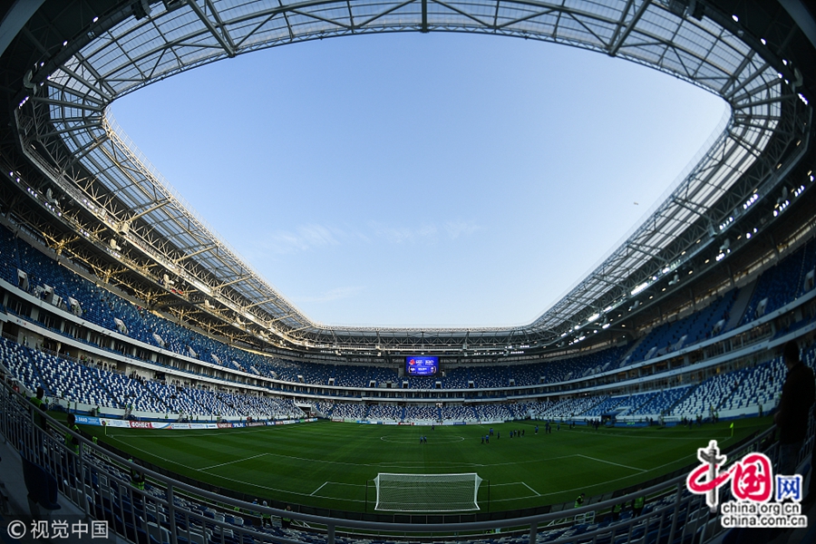 11 апреля, в России, перед началом Чемпионата мира по футболу 2018 в России давайте посмотрим стадион в г. Калининград, вмещающий 45000 болельщиков.