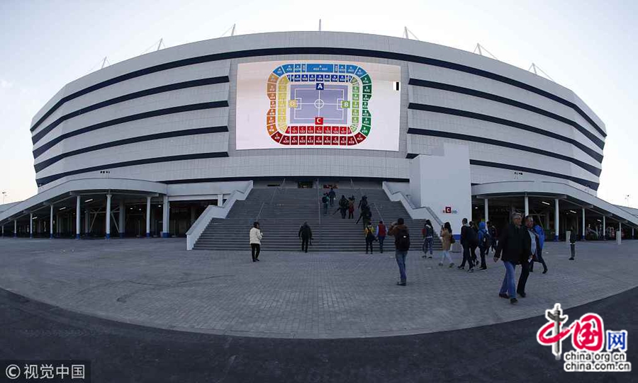 11 апреля, в России, перед началом Чемпионата мира по футболу 2018 в России давайте посмотрим стадион в г. Калининград, вмещающий 45000 болельщиков.